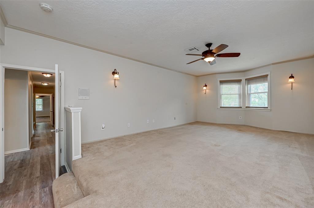 Listing images