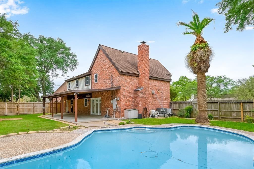 Listing images