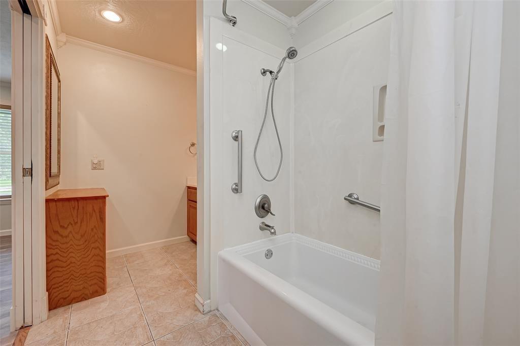 Listing images