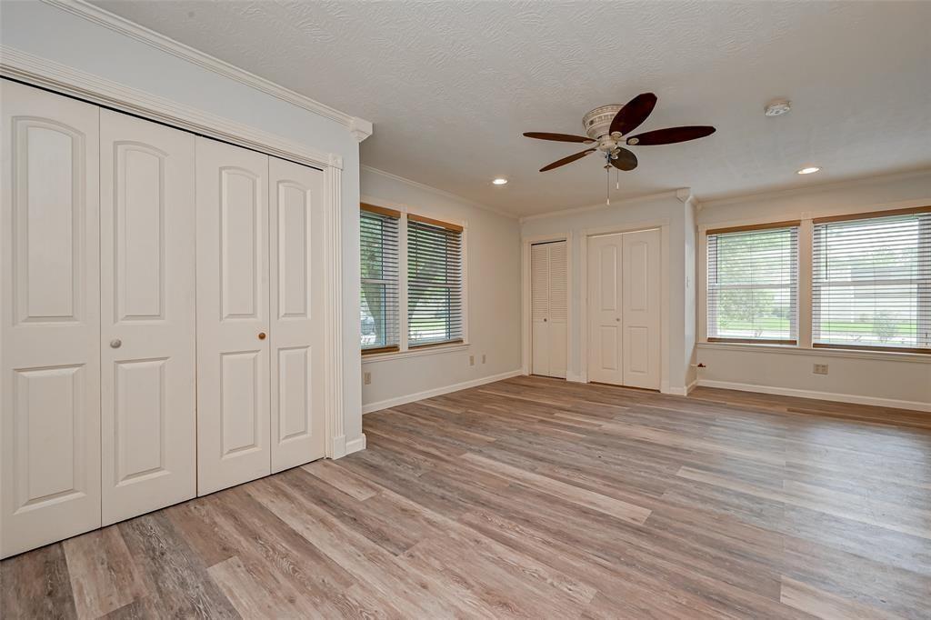 Listing images