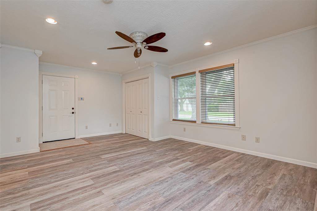 Listing images