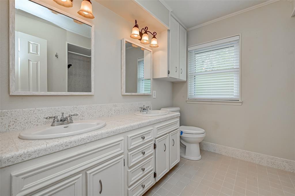 Listing images