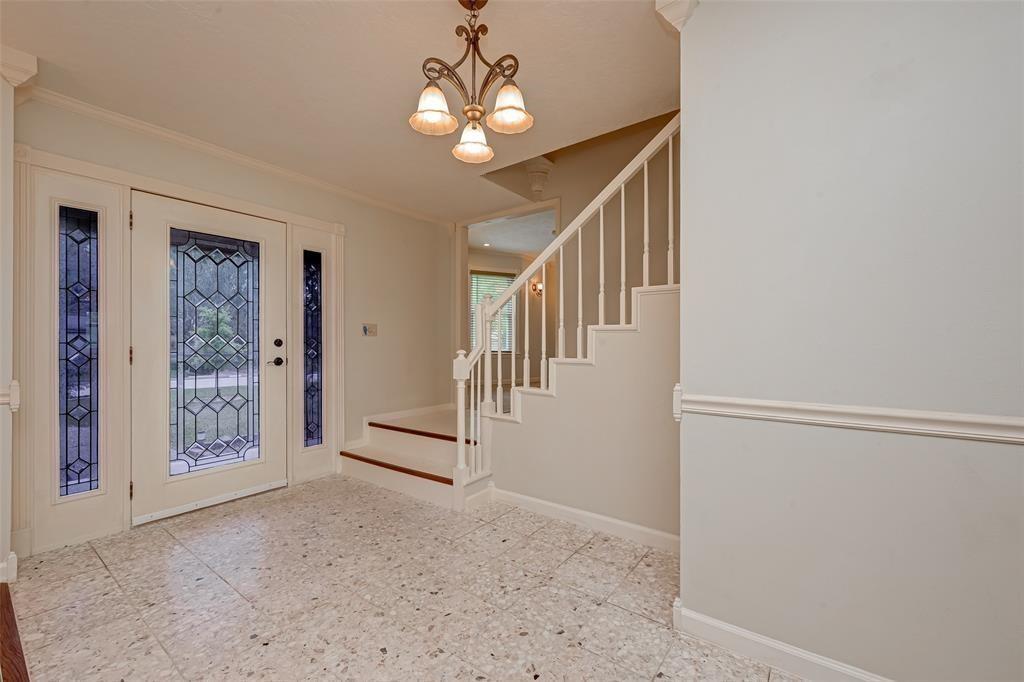 Listing images