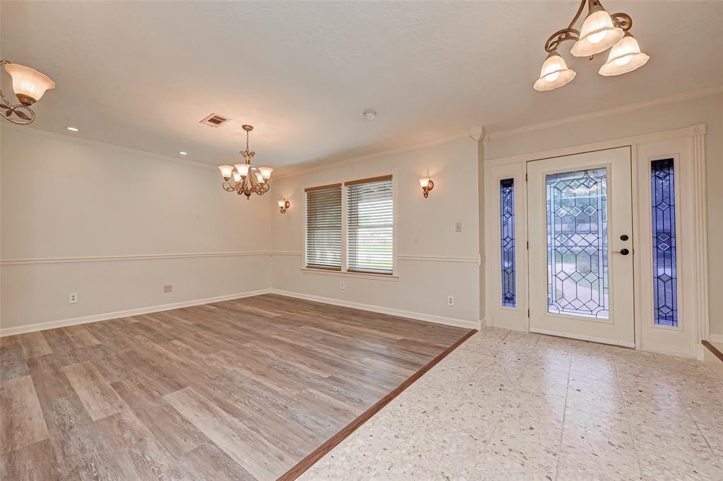 Listing images