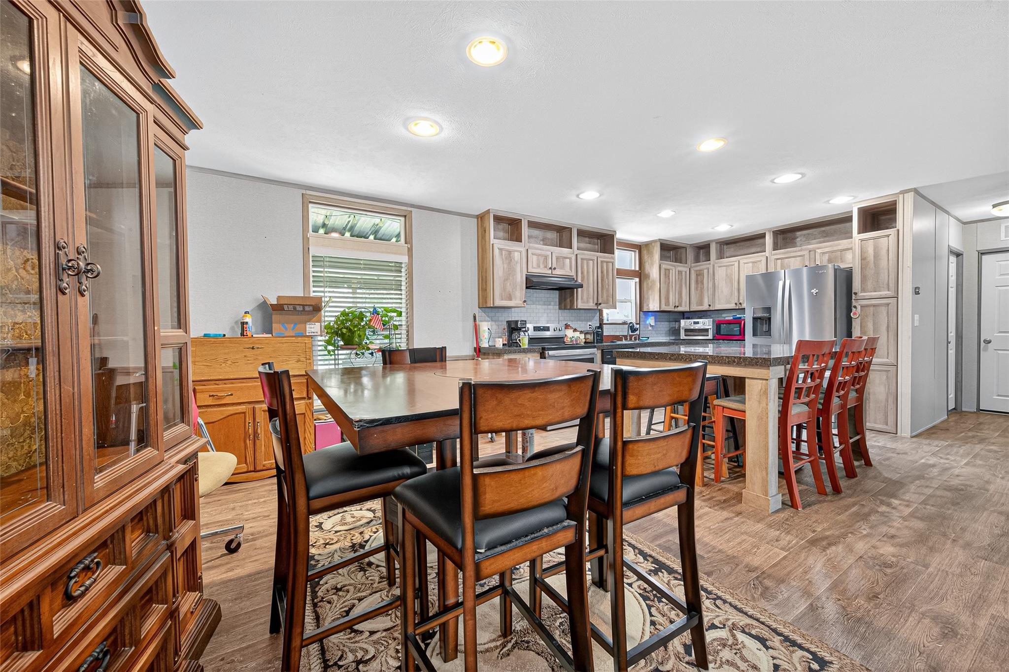 Listing images