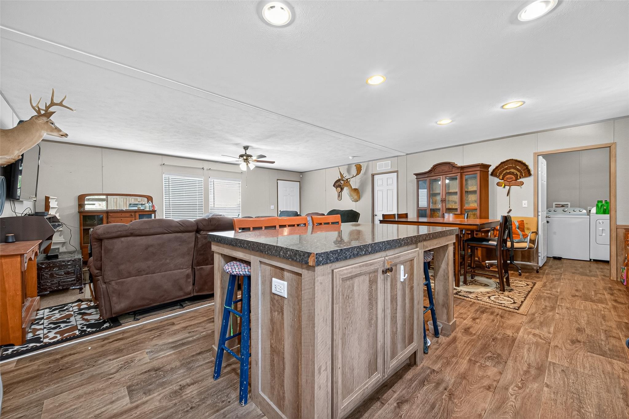 Listing images