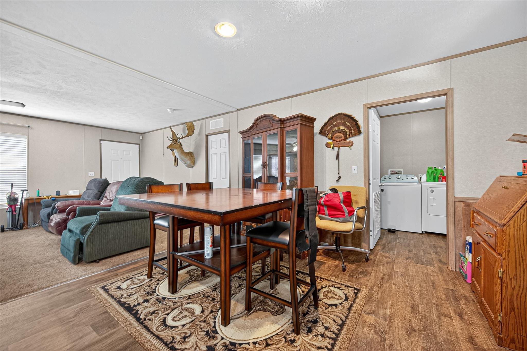 Listing images