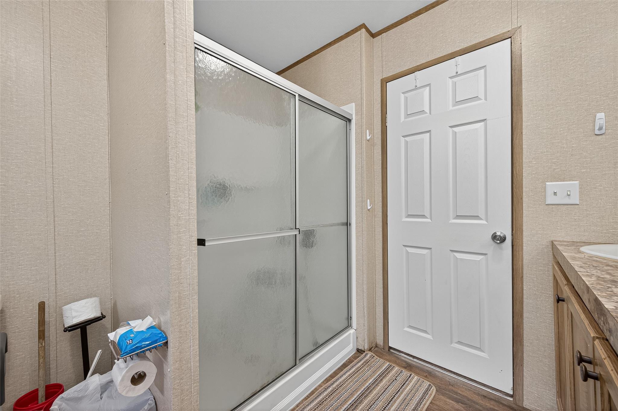 Listing images