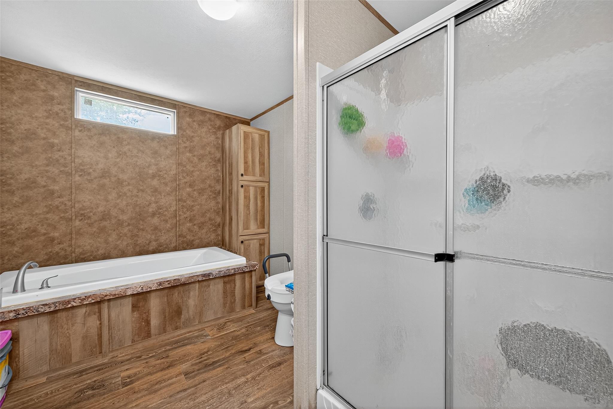 Listing images