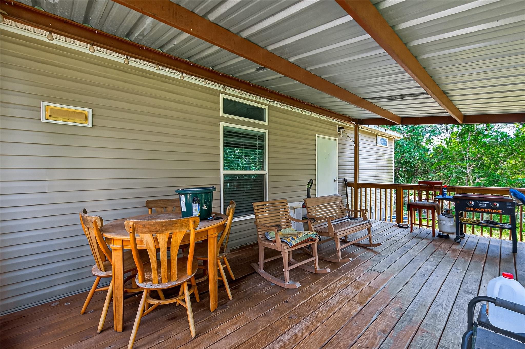 Listing images