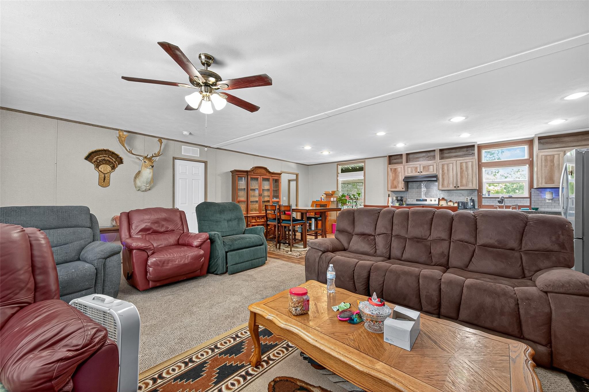 Listing images