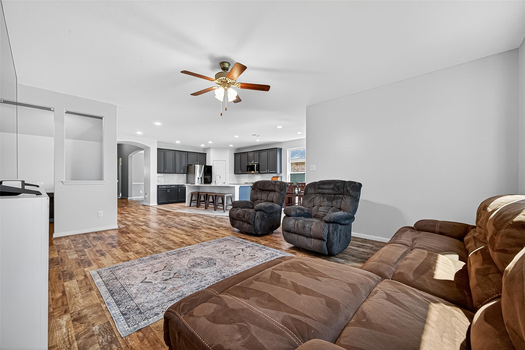 Listing images
