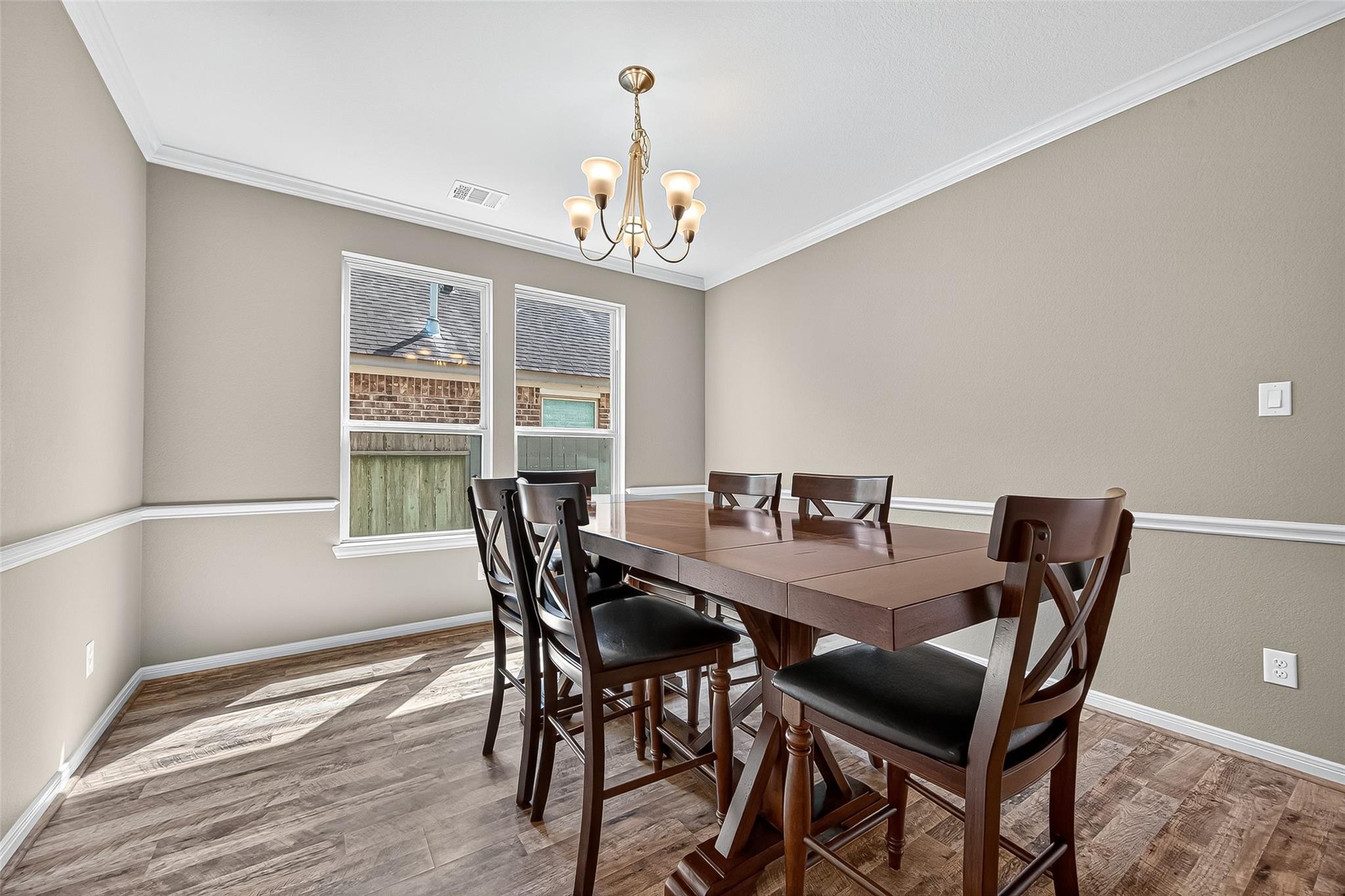 Listing images