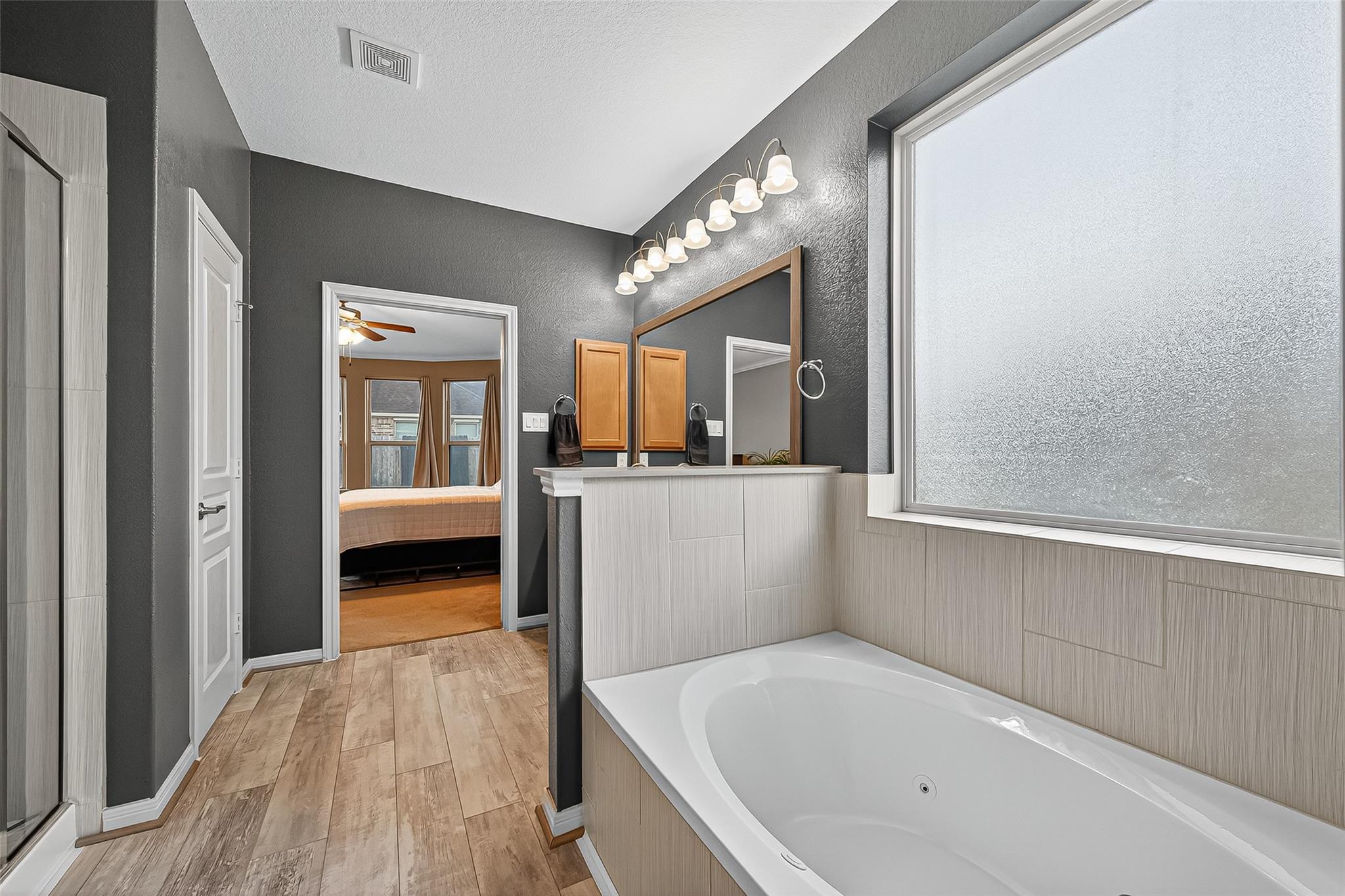 Listing images