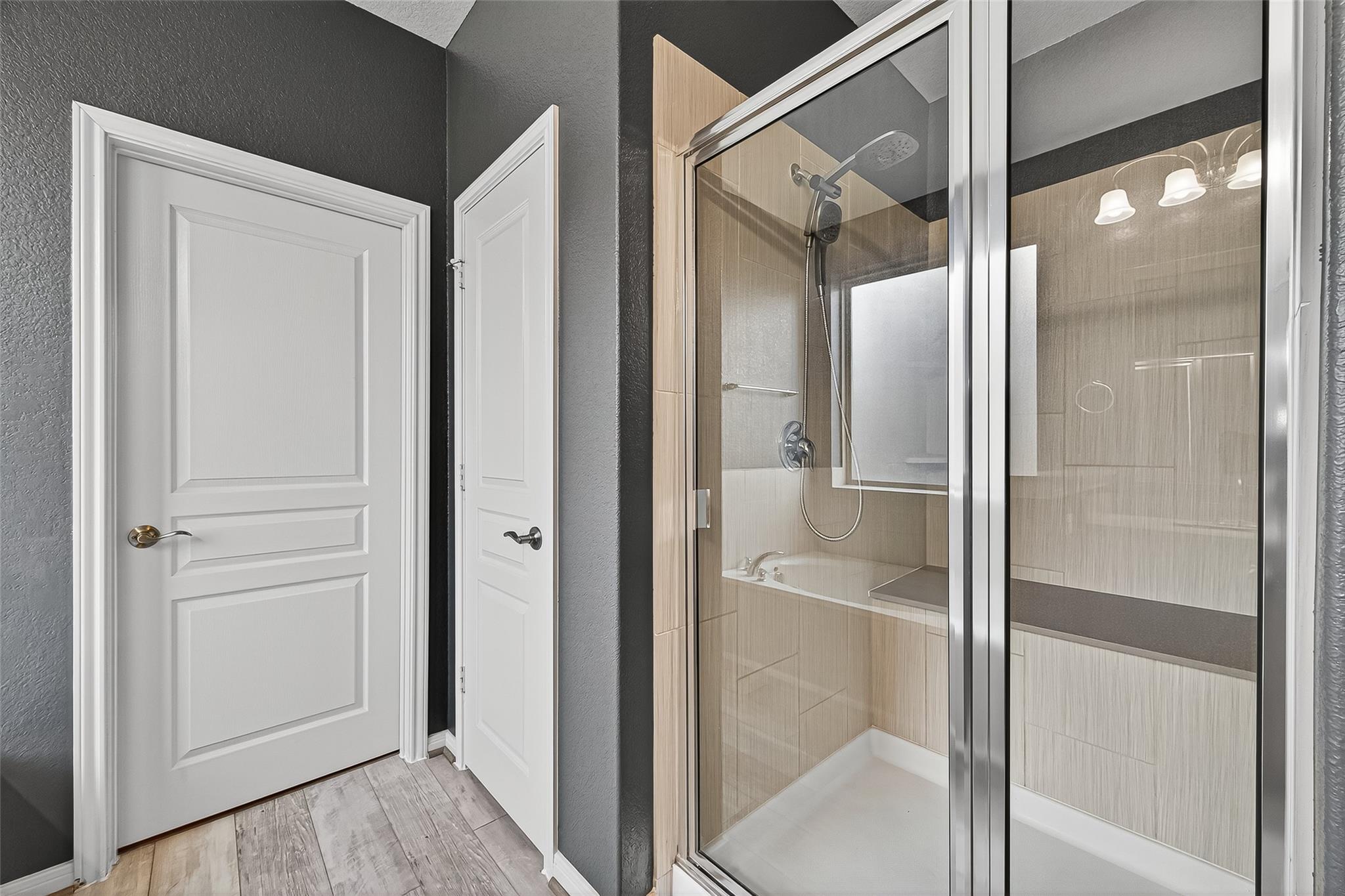 Listing images