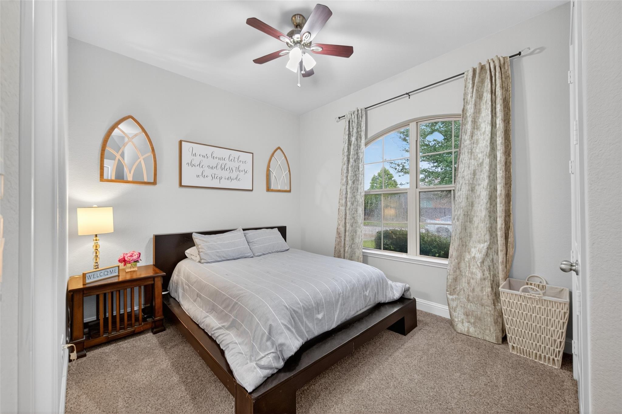 Listing images