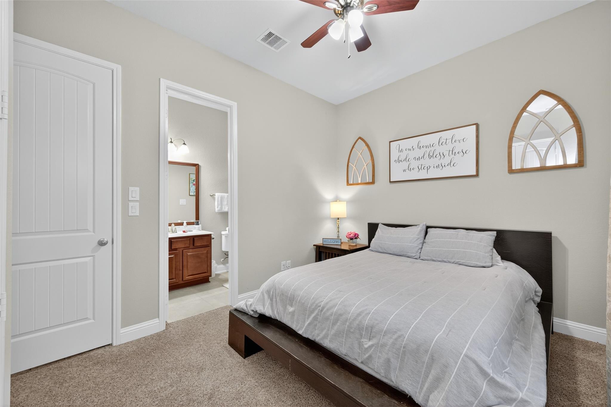 Listing images
