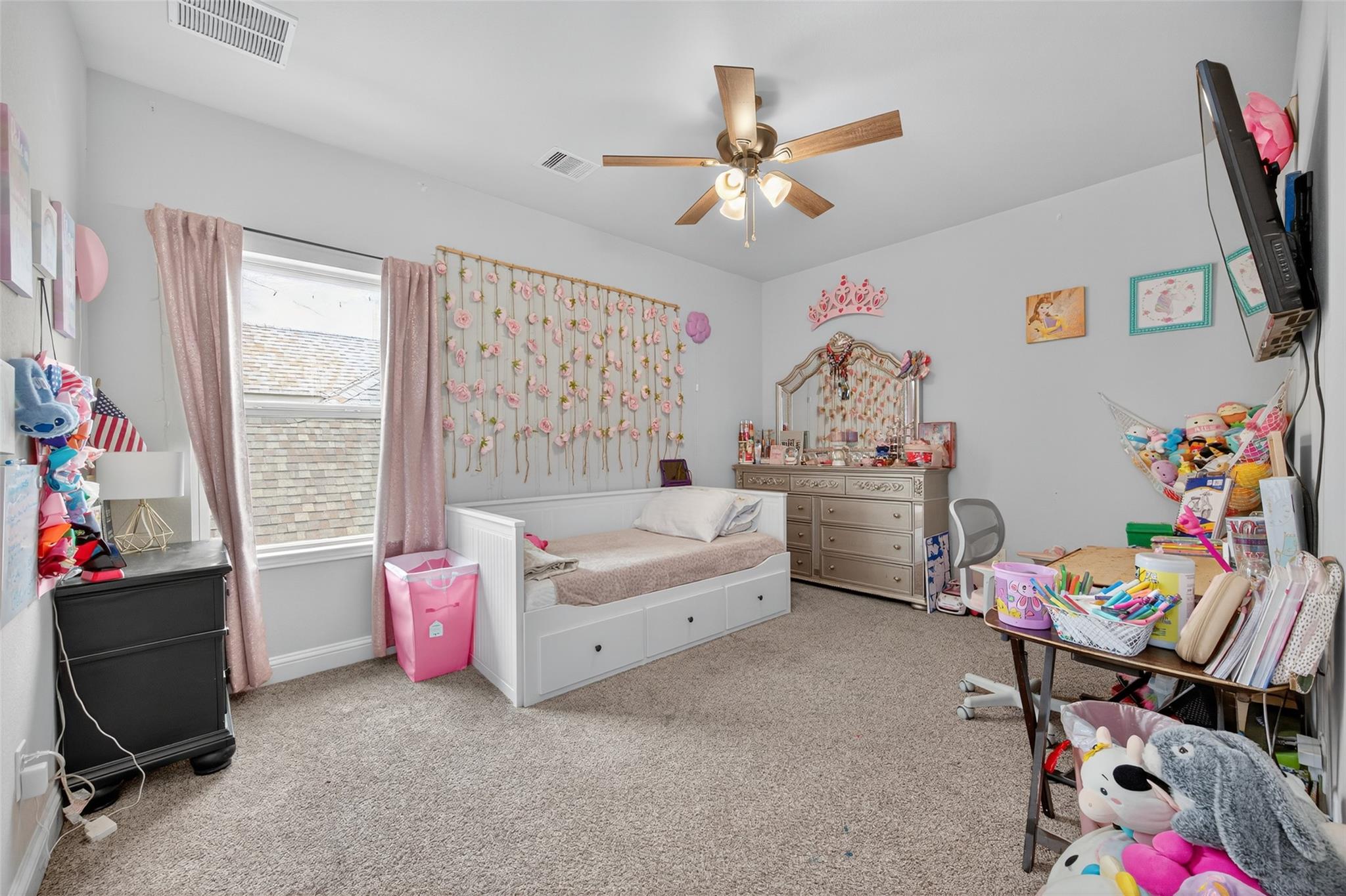 Listing images