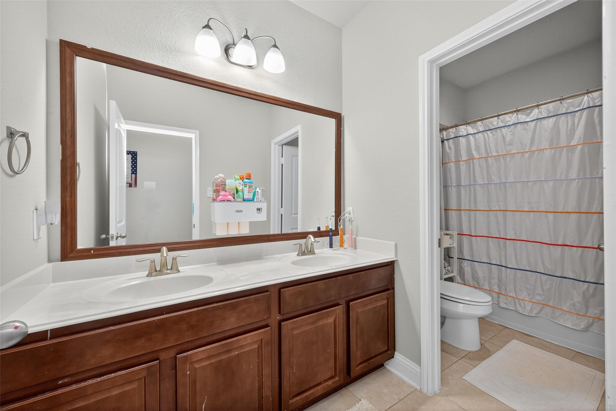 Listing images