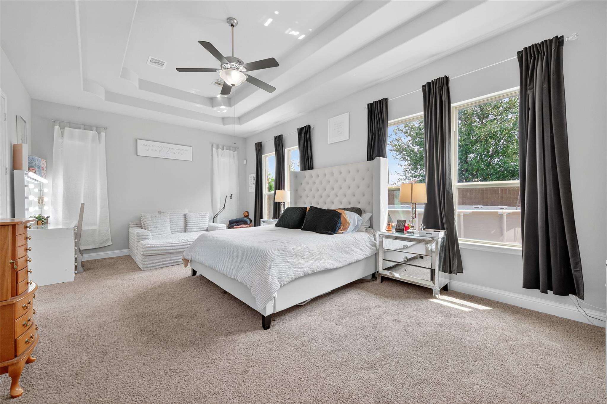 Listing images