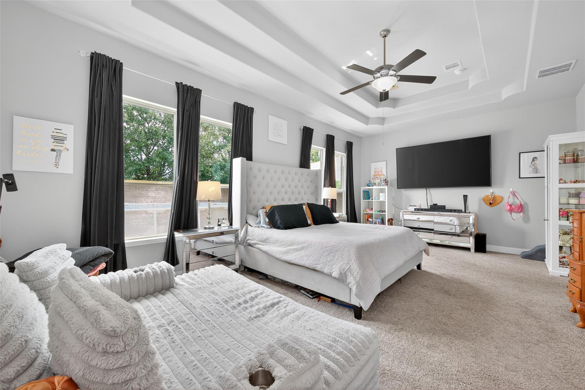 Listing images