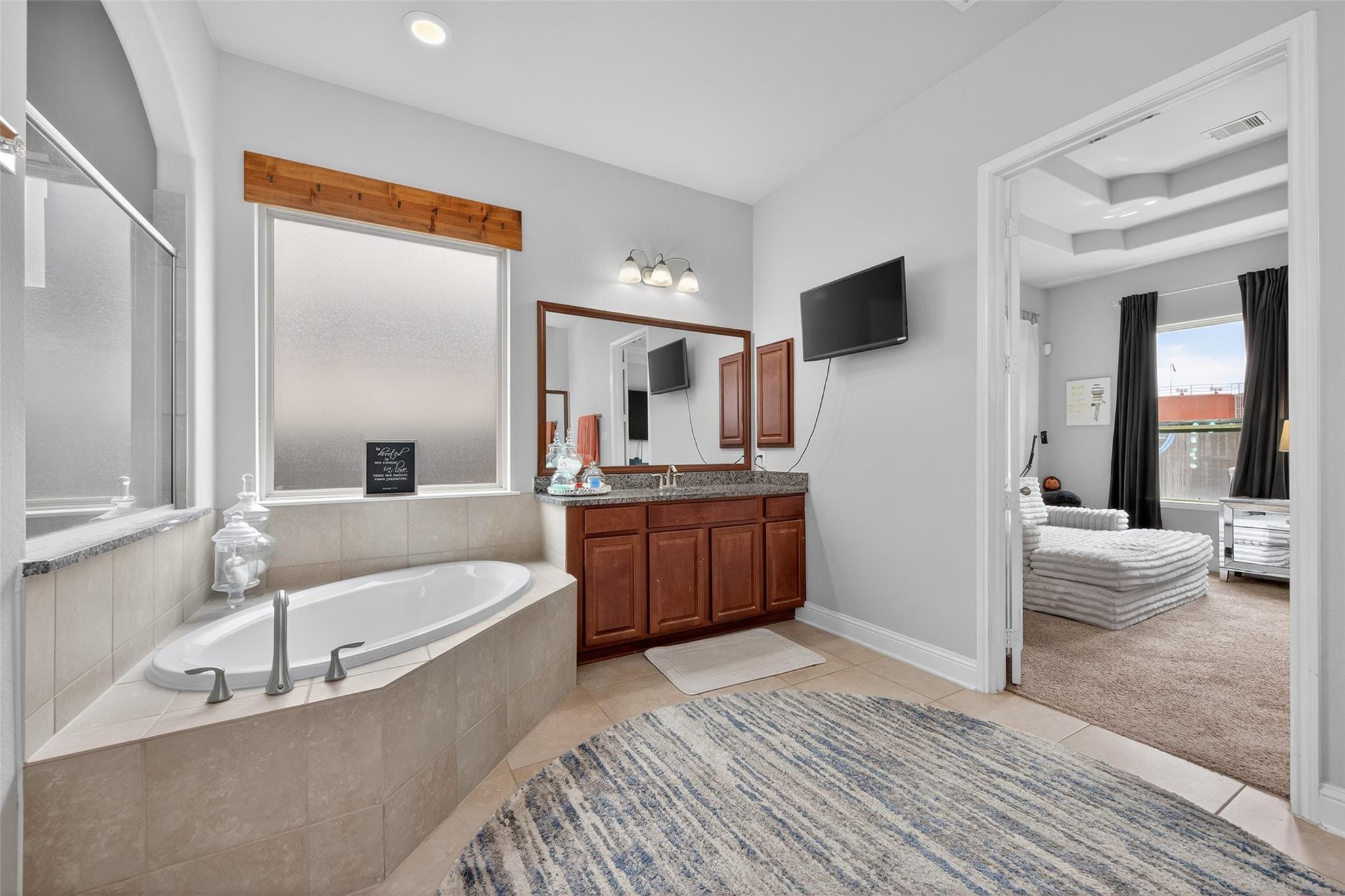 Listing images