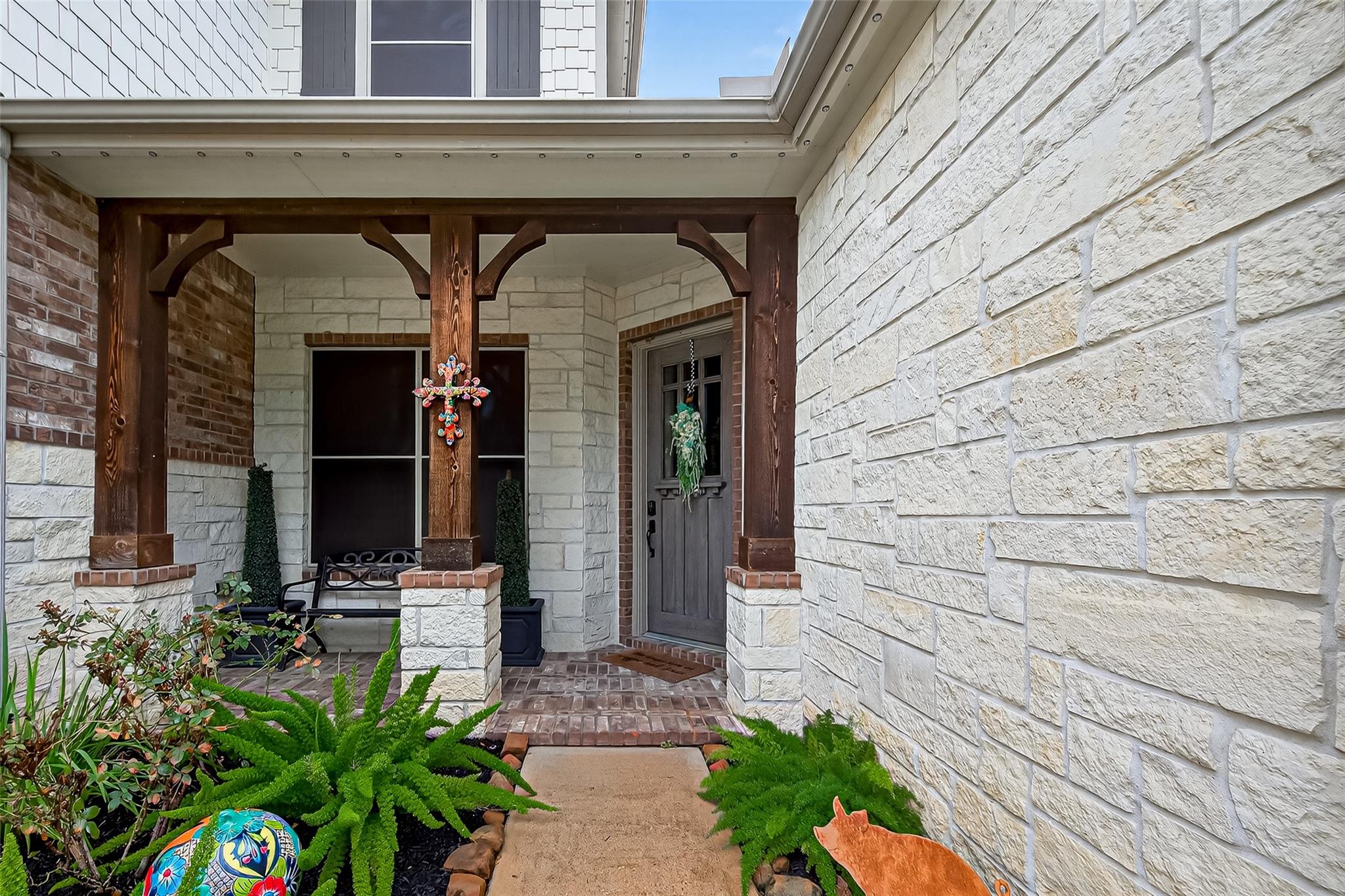 Listing images