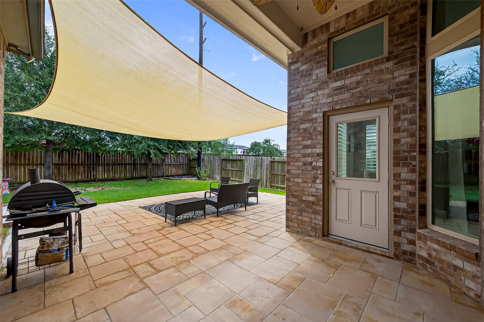 Listing images