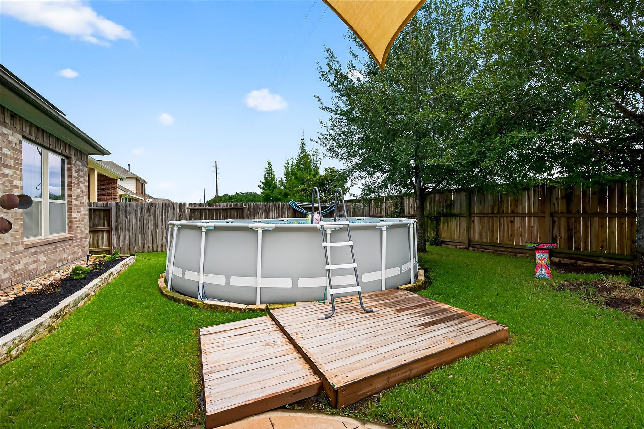 Listing images