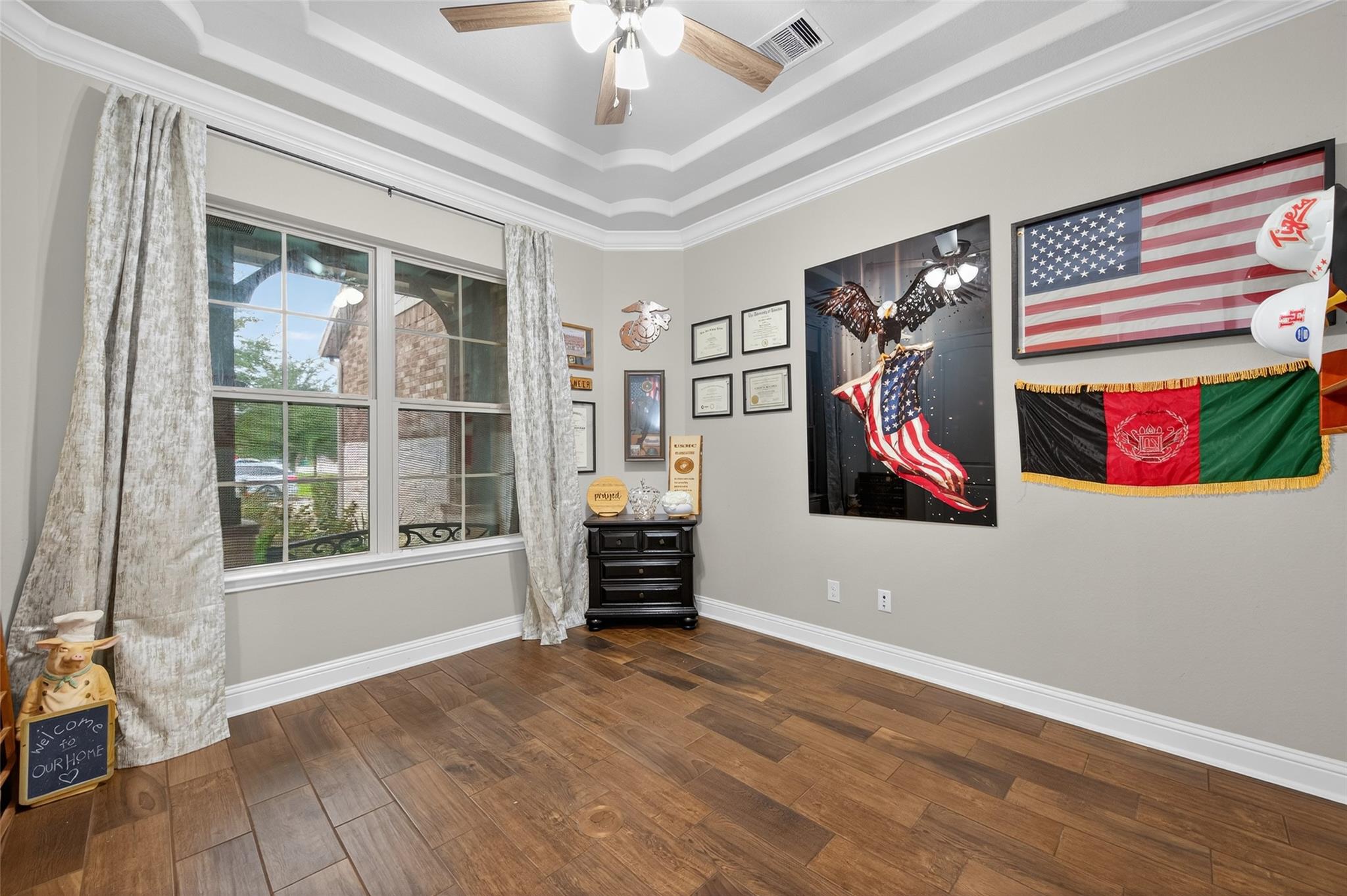 Listing images