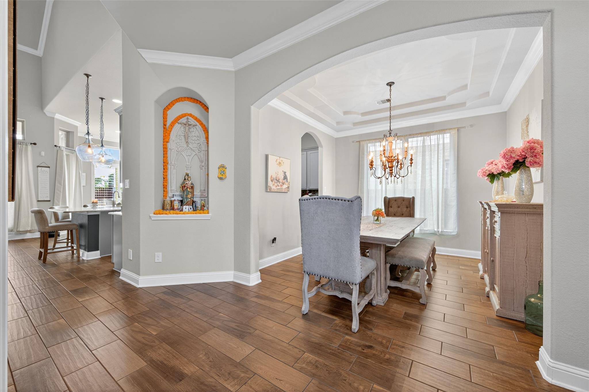 Listing images