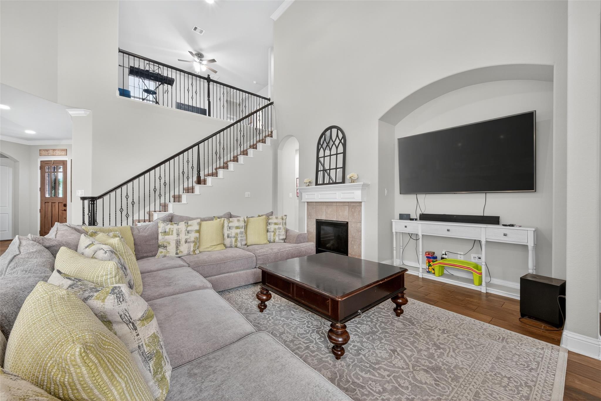 Listing images