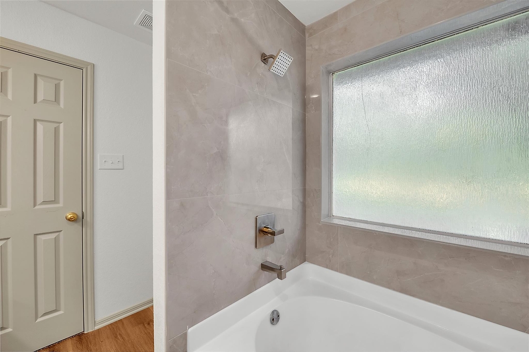 Listing images