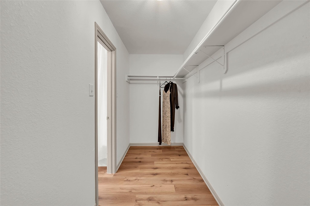 Listing images