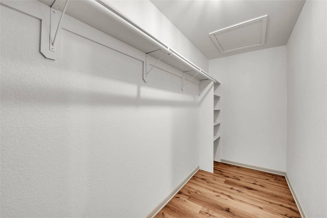 Listing images