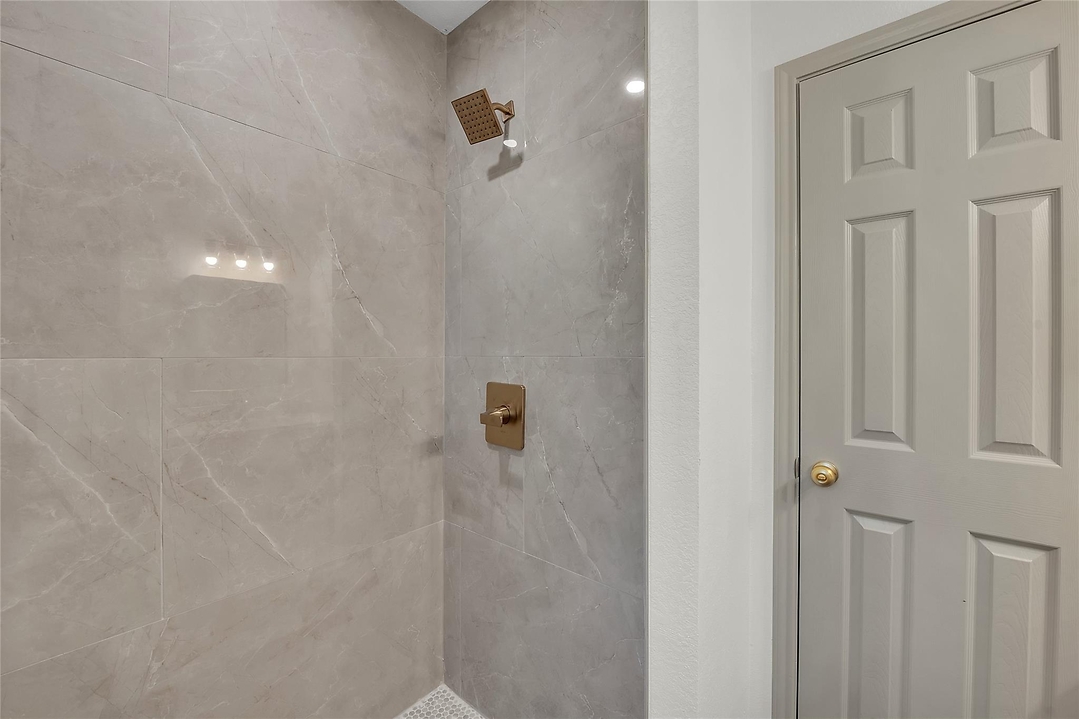 Listing images