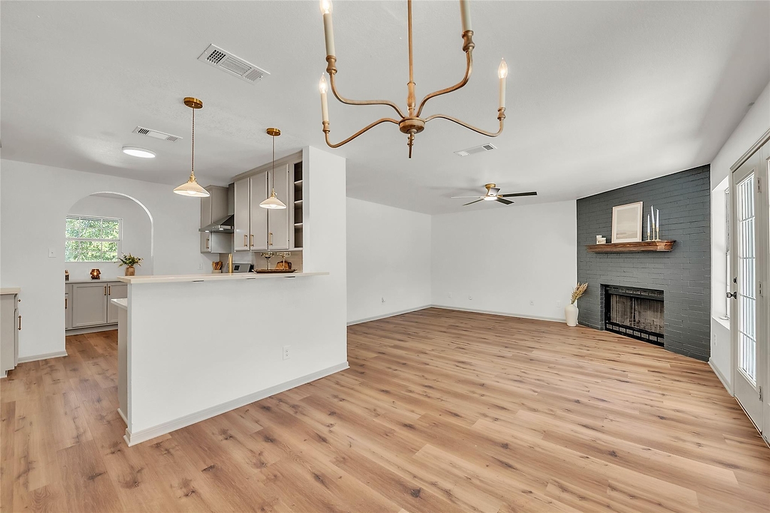 Listing images