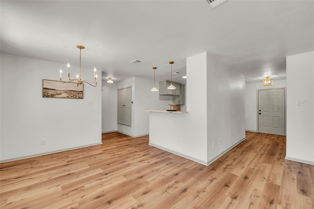 Listing images