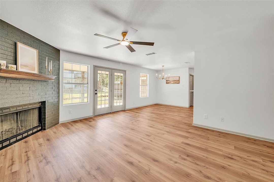 Listing images