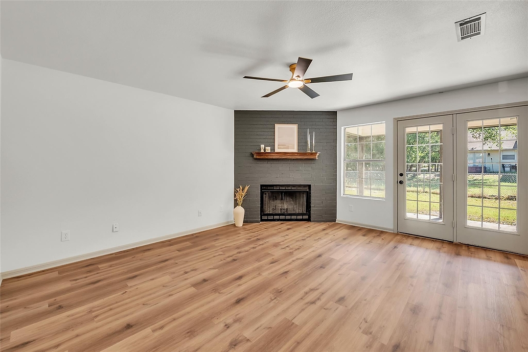 Listing images