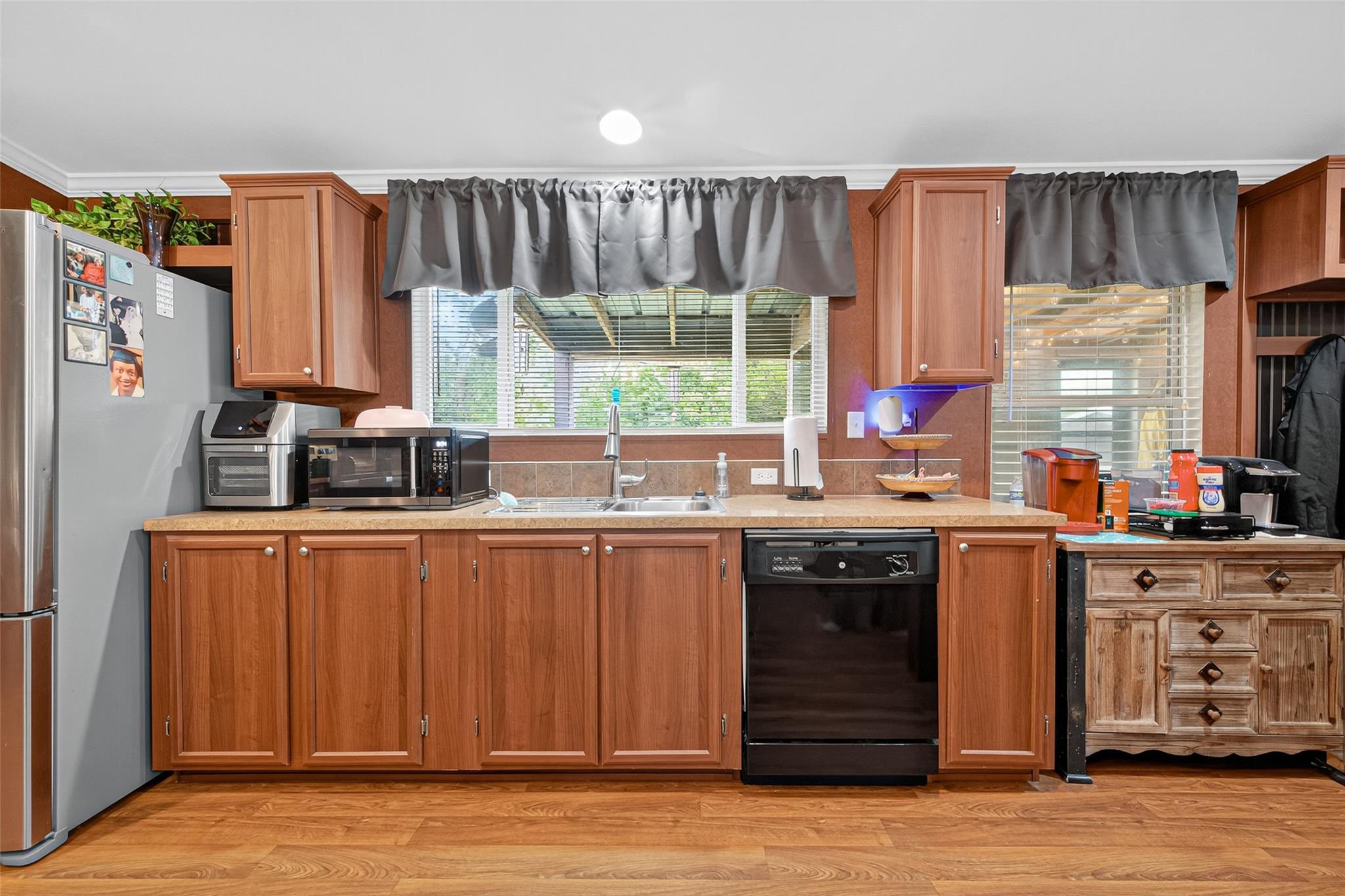 Listing images