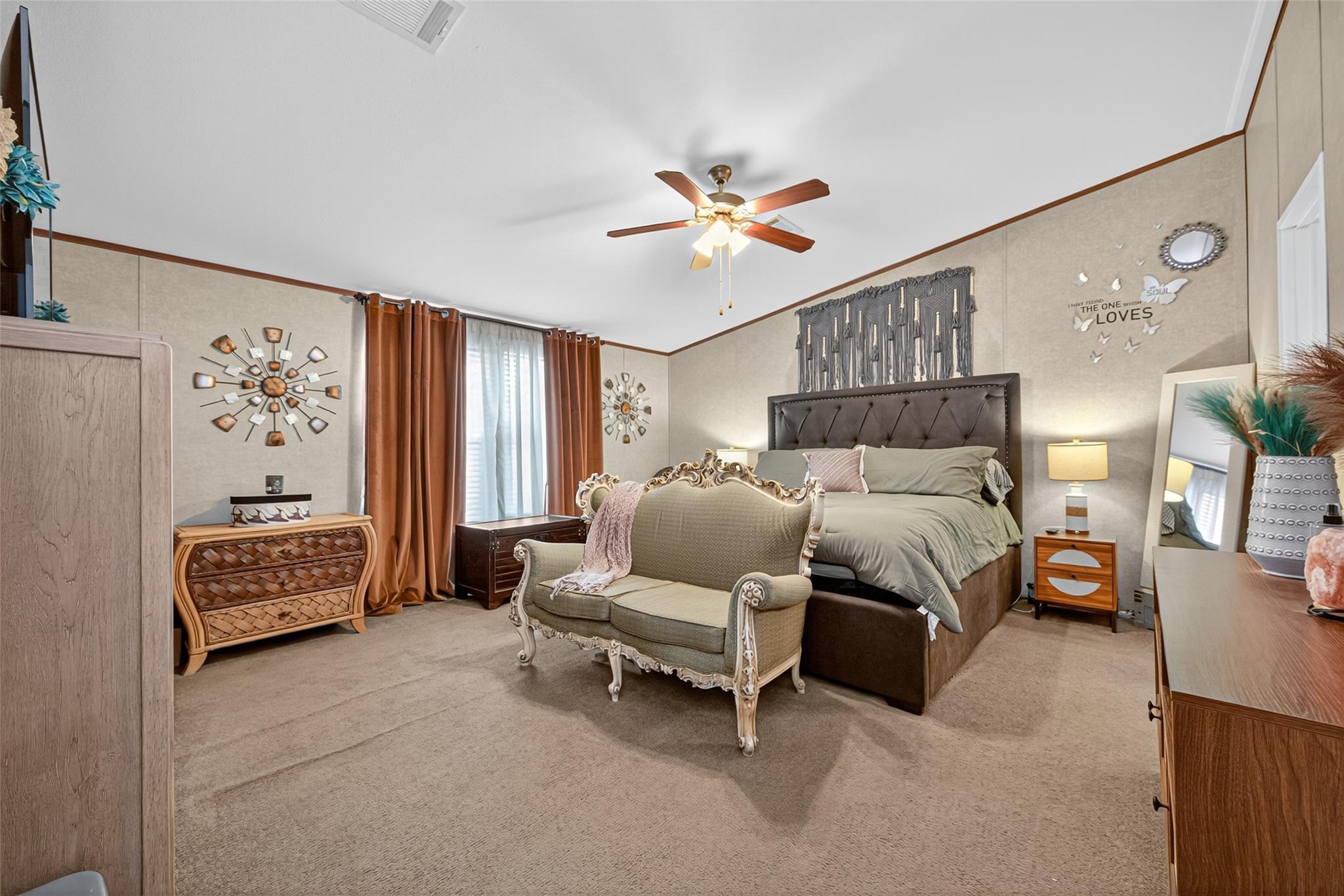 Listing images