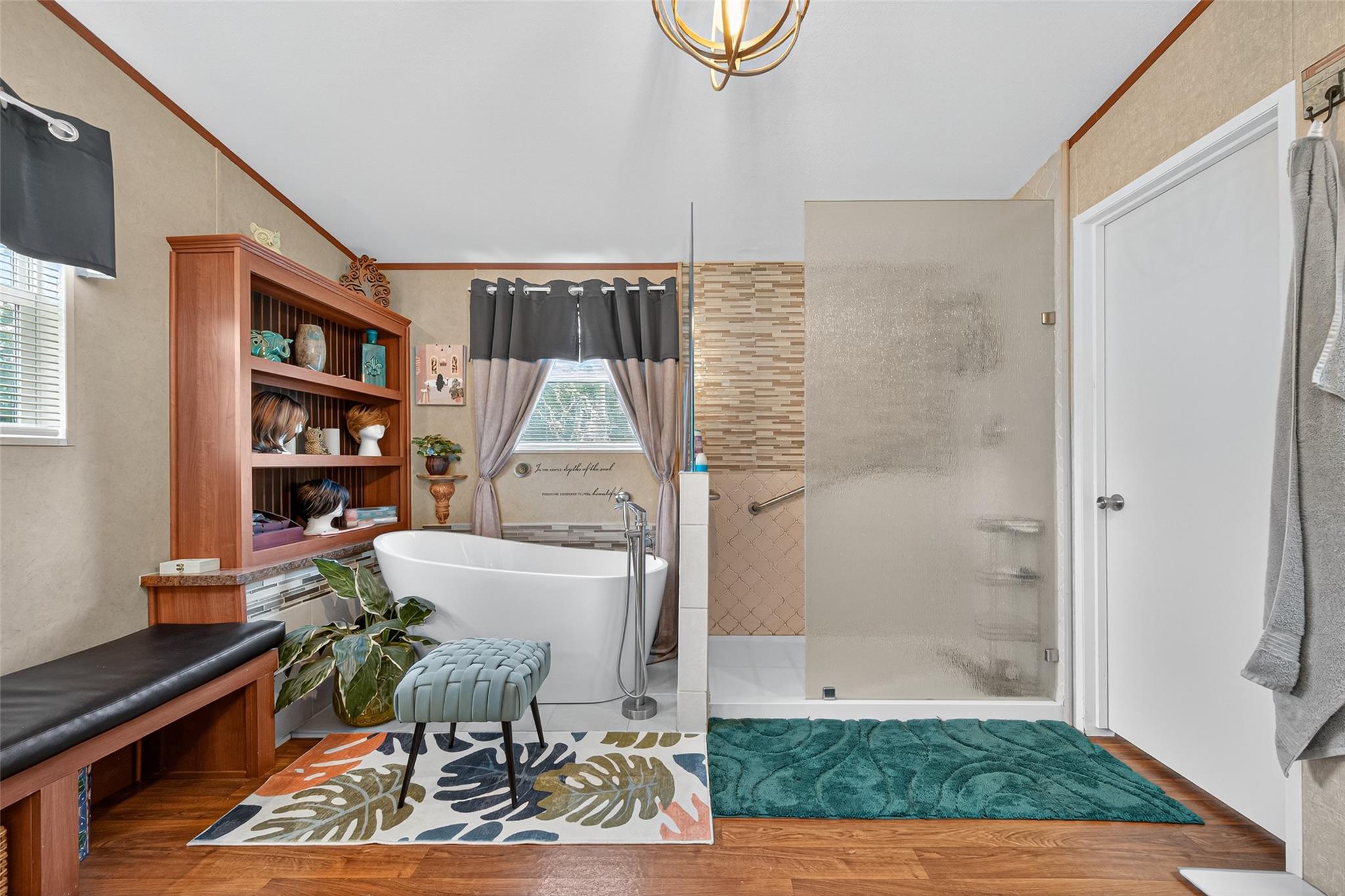 Listing images