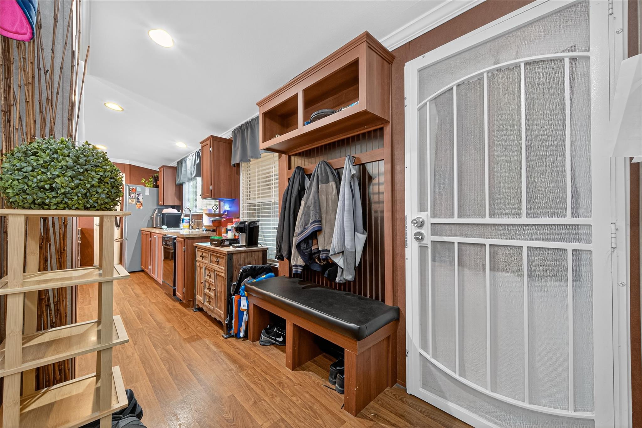 Listing images