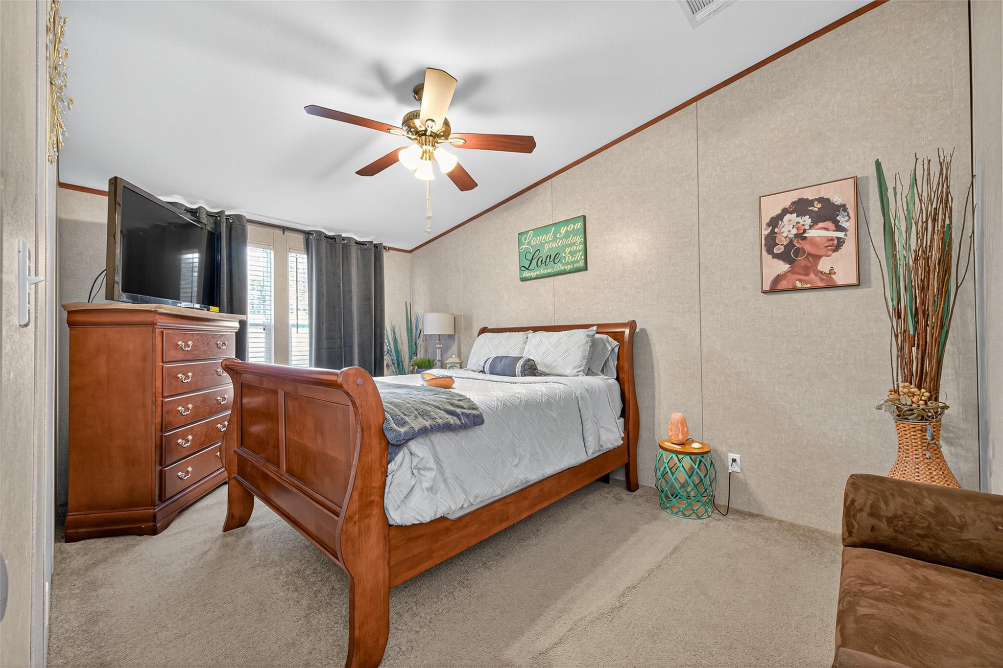 Listing images