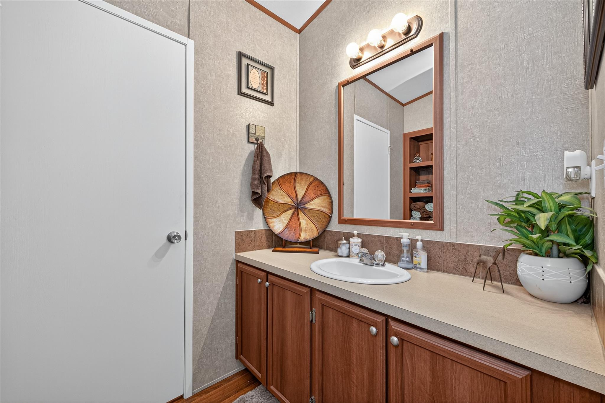 Listing images