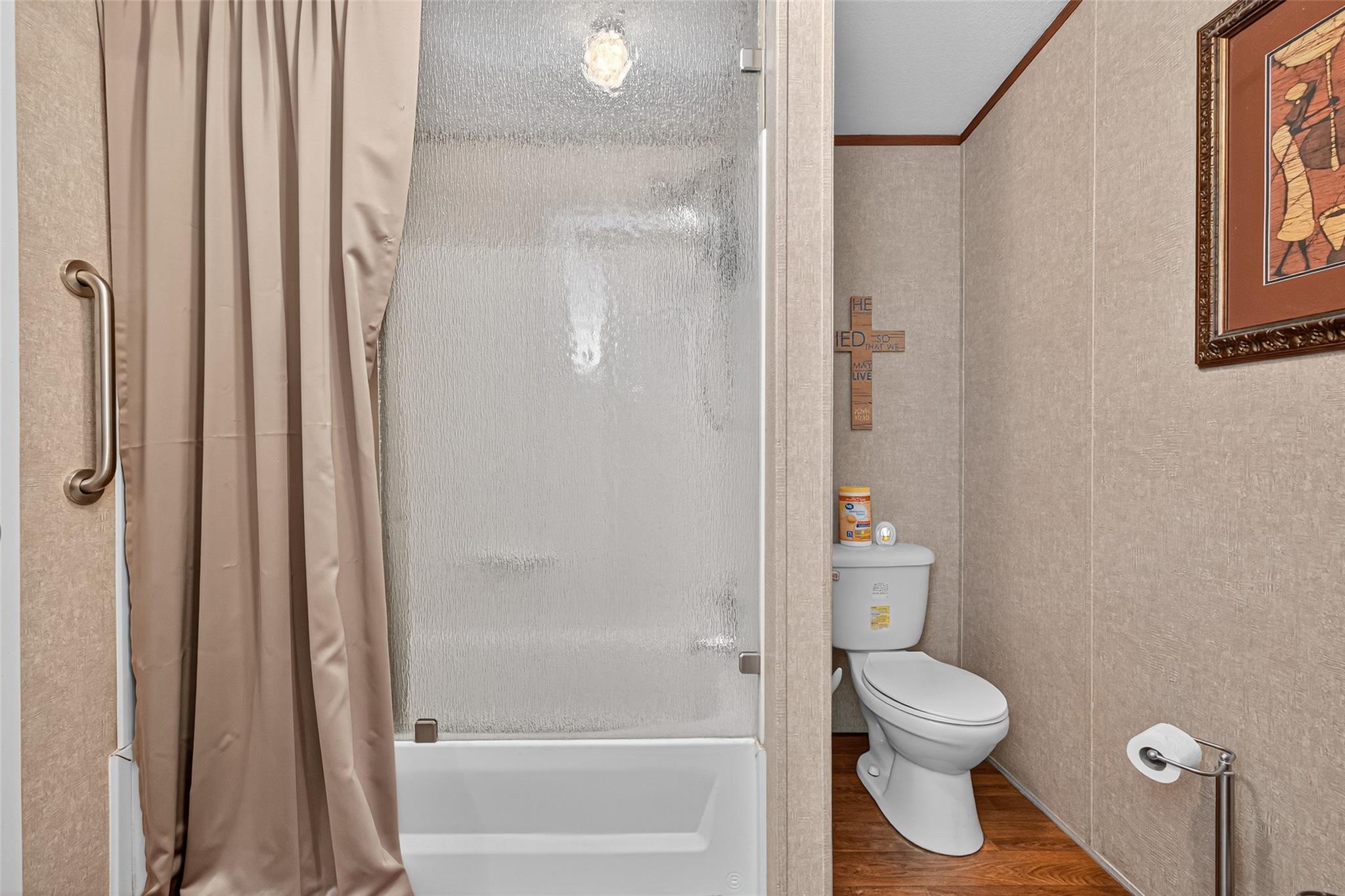 Listing images
