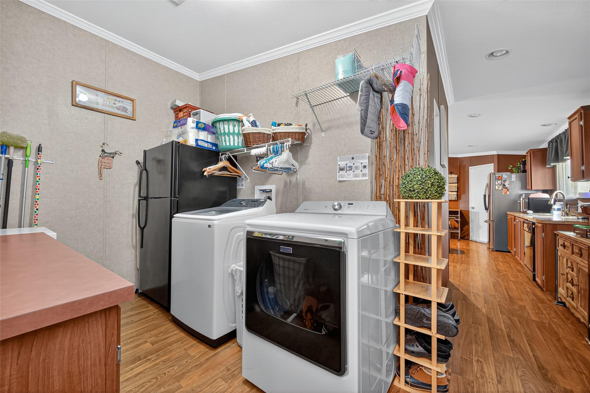 Listing images