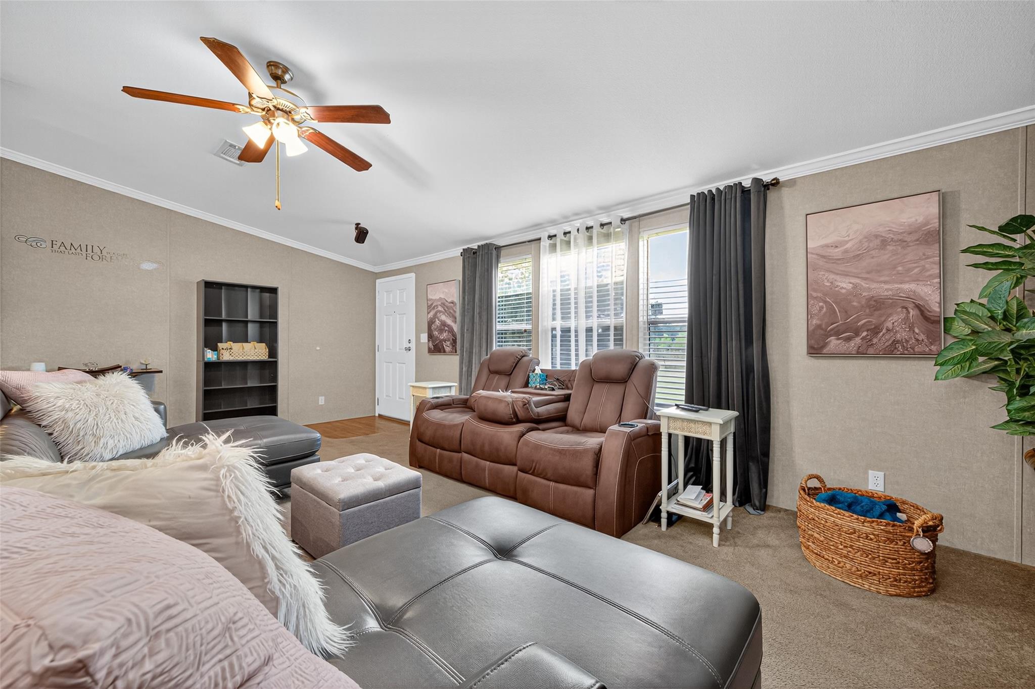 Listing images