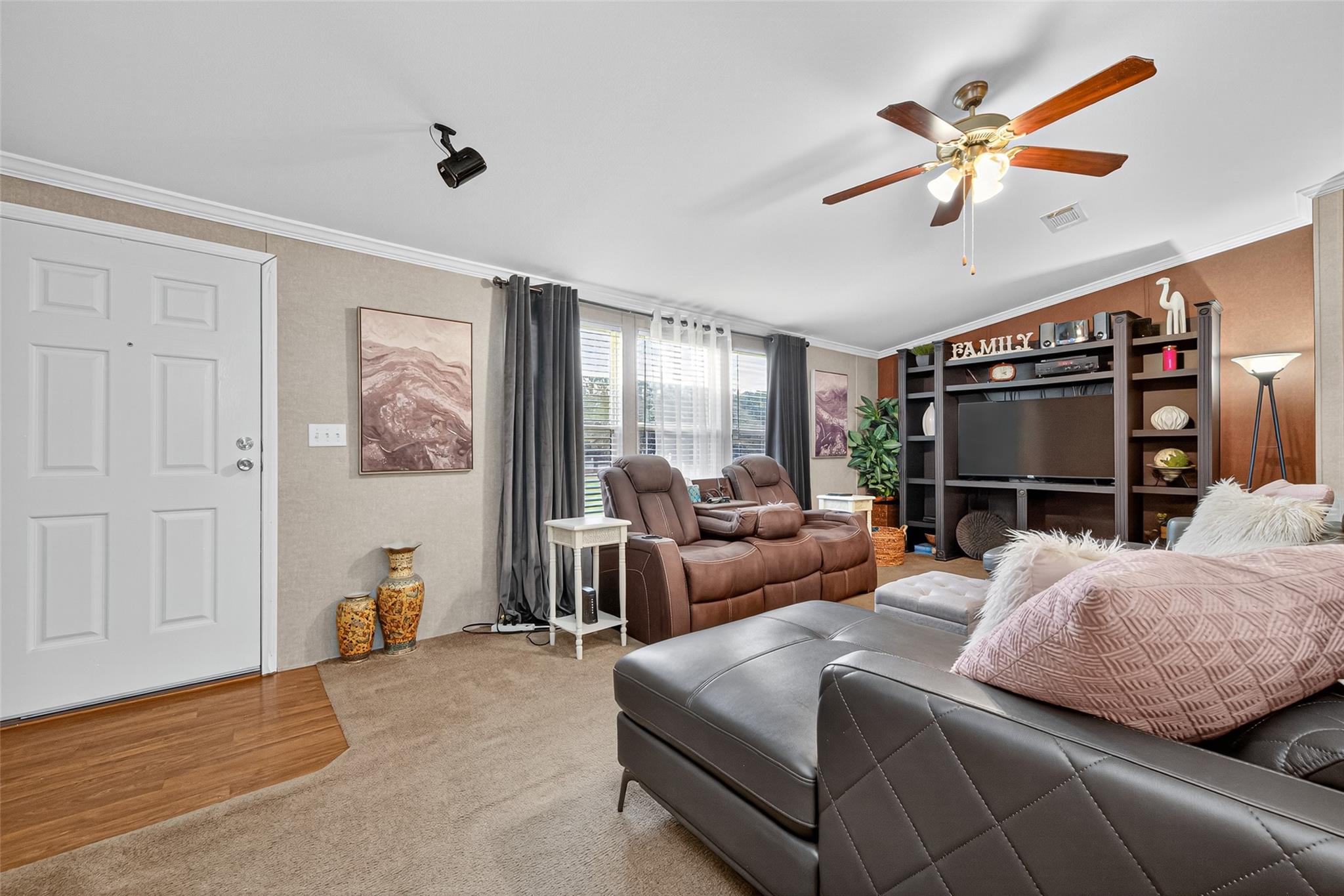 Listing images